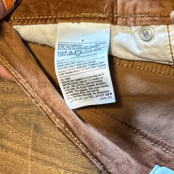 Old Navy Brown Velvet Skirt Women's Size 4 Soft Textured Fall Holiday Style - Picture 3 of 6